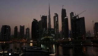 الإمارات توفر أجواء عمل مثالية للاستثمار