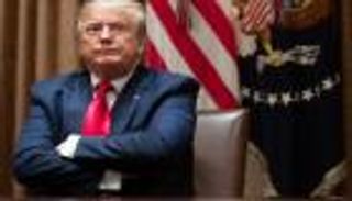 ترامب يسعى لتهدئة المحتجين.. قرارات لتقييد عنف الشرطة 