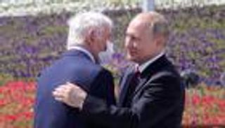 إذا كنت ترغب بمقابلة بوتين.. عليك عبور هذا النفق