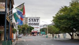 شوارع جنوب أفريقيا خالية من المارة