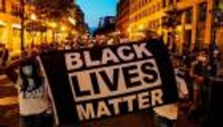 فلويد جديد يجر شرطيا أمريكيا لسيناريو الإعدام 