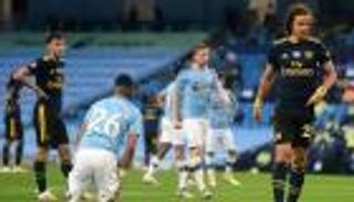 صدمة محمد هنيدي.. خسارة أرسنال تثير سخرية المشاهير