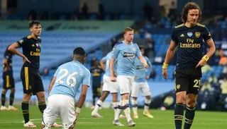 طرد ديفيد لويز أمام مانشستر سيتي