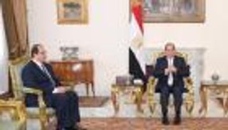 السيسي يستعرض مع رئيس المخابرات تطورات الأزمة الليبية