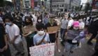 وزير خارجية بريطانيا: لن أركع على طريقة "صراع العروش"