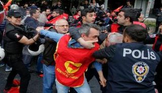 السلطات التركية اعتادت ترهيب العمال - أرشيفية 