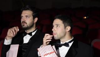 الصديقان إريك تاباتش وكريستيان نيلسون