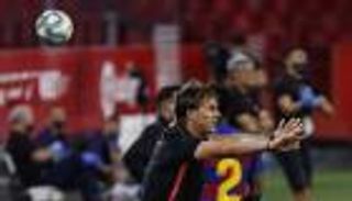 مدرب ريال مدريد الأسبق نادم لعدم إسقاط برشلونة