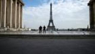 فرنسا تعيد فتح دور السينما والملاعب الرياضية بشرط