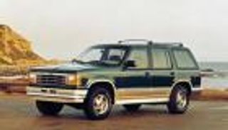 بالصور.. 6 أجيال صنعت أسطورة فورد "إكسبلورر"