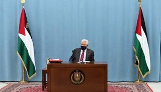 الرئيس الفلسطيني خلال ترؤس اجتماع مركزية 