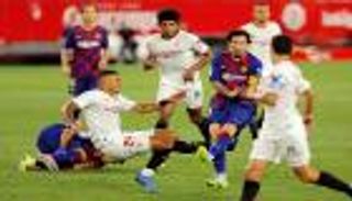 بعد أحداث إشبيلية.. برشلونة يدافع عن ميسي بصورة