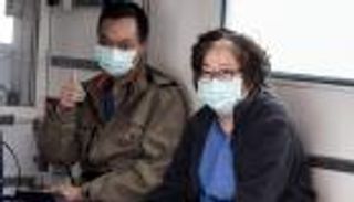 بعد تعافيهما من كورونا.. صينيان يتبرعان بـ40 ألف دولار لمستشفى إيطالي