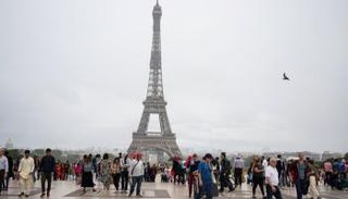 الفرنسيون يتجاهلون التدابير الوقائية