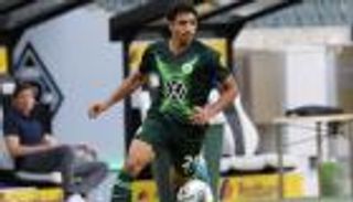 47 دقيقة تمنح المصري مرموش عقدا جديدا بالدوري الألماني