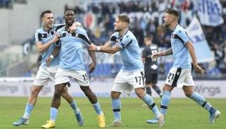 فريق لاتسيو تألق قبل توقف الدوري الإيطالي