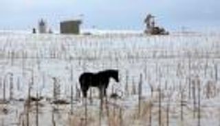 النفط يصعد 2% بدعم التخفيضات