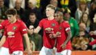 "بطل الألفية الثانية" يؤمن بقاءه في مانشستر يونايتد