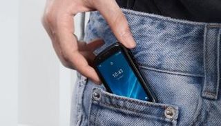 "يوني هيرتز" تطلق هاتفها Jelly 2 متناهي الصغر