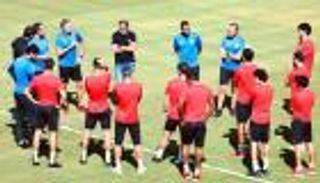 صورة.. جدل التباعد الاجتماعي يحيط بأول تدريبات الأهلي المصري