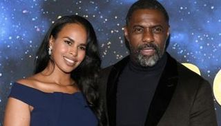 إدريس ألبا وزوجته من بين الموقعين