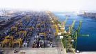 مع أول خط ملاحي بينها.. ماذا تعرف عن موانئ جبل علي وجدة والسخنة؟