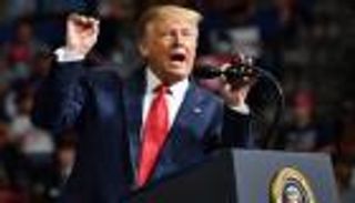 ترامب مشيداً بالجدار الحدودي مع المكسيك: أوقف كل شيء