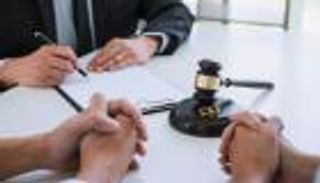 تطبيقات المراسلة تدمّر الزيجات في الصين