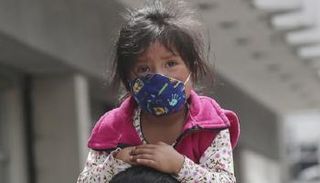 الأطفال أقل عرضة للوفاة جراء فيروس كورونا - ديلي ميل