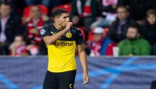 أشرف حكيمي لاعب بروسيا دورتموند الألماني