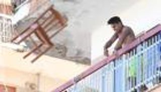 فوبيا الغرباء ولعنة كورونا.. مواجهات المهاجرين وسكان بلدة إيطالية