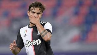 ديبالا يحتفل بالتسجيل