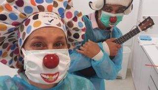 المهرجون يتعايشون مع 