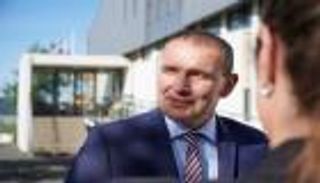 "قائد مثل يورجن كلوب".. يوهانسون يفوز برئاسة آيسلندا للمرة الثانية 