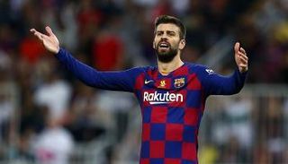 جيرارد بيكيه مدافع برشلونة