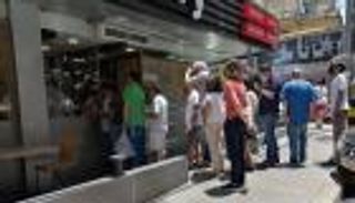 لبنان يقايض.. مقدمة لانفجار "سويسرا الشرق" بفعل لقمة عيش