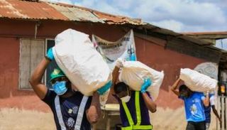  مساعدات للفقراء في أفريقيا 