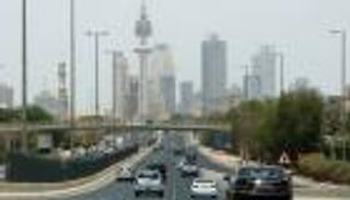 باستثناء الأطباء.. إنهاء خدمات الوافدين في الكويت خلال عامين