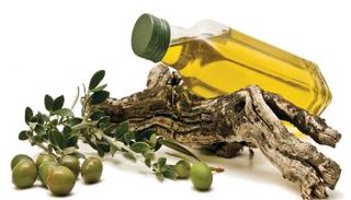 زيت الزيتون يتمتع بفوائد صحية عديدة