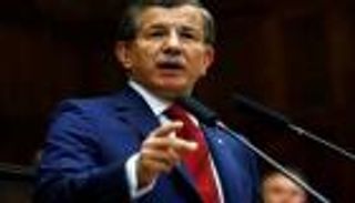 داود أوغلو: تركيا "تعيش أزمة اقتصادية تاريخية"