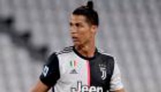 شعر رونالدو.. صورة جديدة تثير الجدل