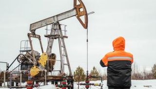 حصة روسيا بسوق النفط الأوروبية مهددة وسط صادرات عند قاع 20 عاما