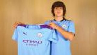 جوارديولا يدعم مانشستر سيتي بجوهرة برشلونة القديمة