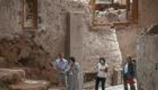 اليونان تسارع لإنقاذ الموسم السياحي بفتح جزرها