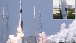 جانب من عملية إطلاق القمر الجديد