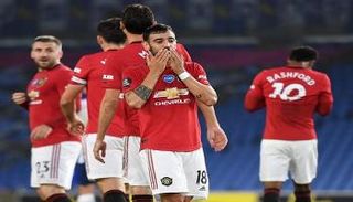 برونو فرنانديز ولاعبو مانشستر يونايتد