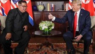 الرئيس الأمريكي دونالد ترامب وزعيم كوريا الشمالية كيم جونج أون