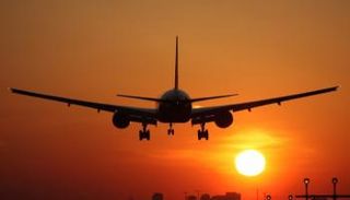 تحديات كورونا تلاحق قطاع الطيران رغم رفع القيود