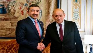 الشيخ عبدالله بن زايد ووزير خارجية فرنسا خلال لقاء سابق