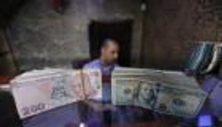 تفاصيل المكالمة السرية لإنقاذ الليرة.. أمريكا تتخلى عن تركيا وقطر بديل سخي